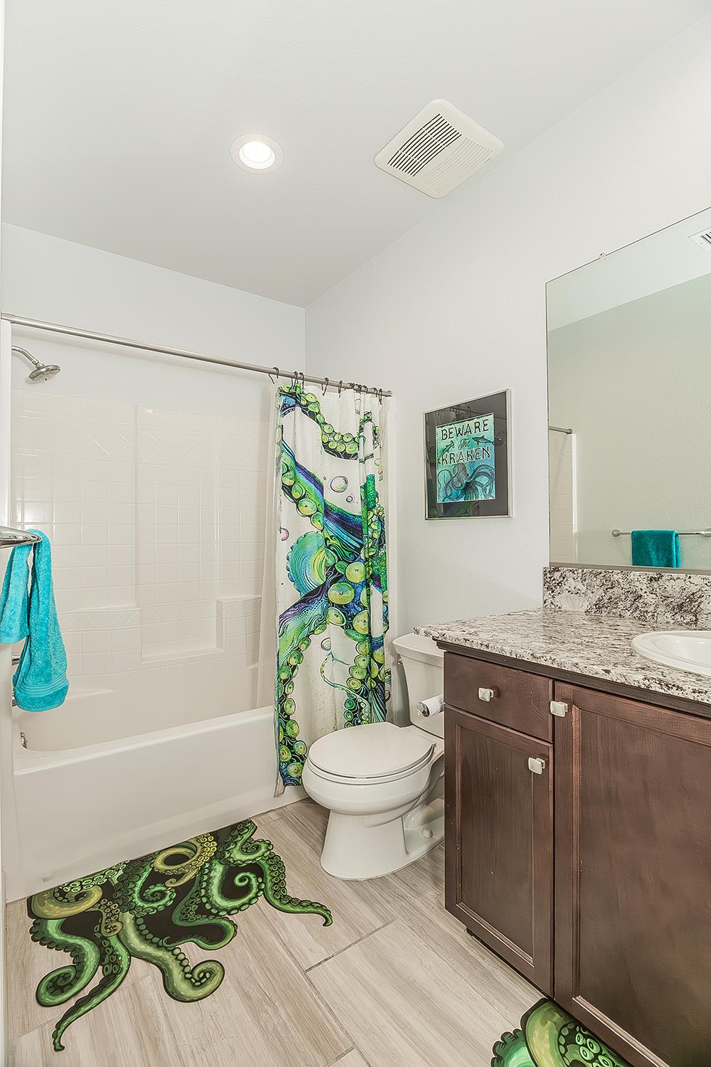 877 Treasure Hills Dr, Madera, CA 93636