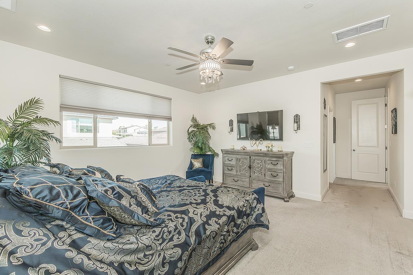 877 Treasure Hills Dr, Madera, CA 93636