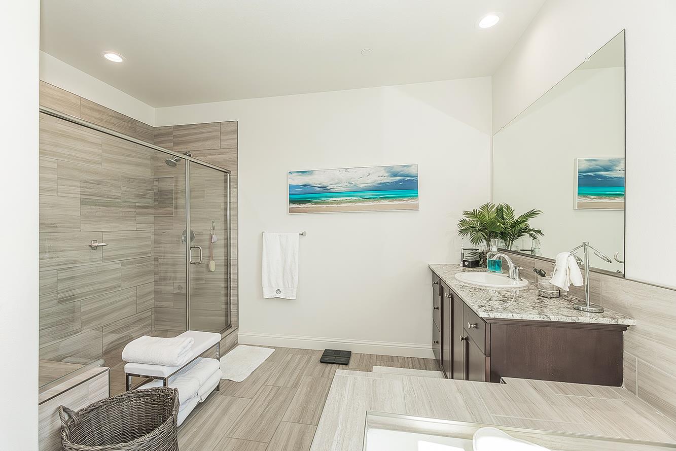 877 Treasure Hills Dr, Madera, CA 93636