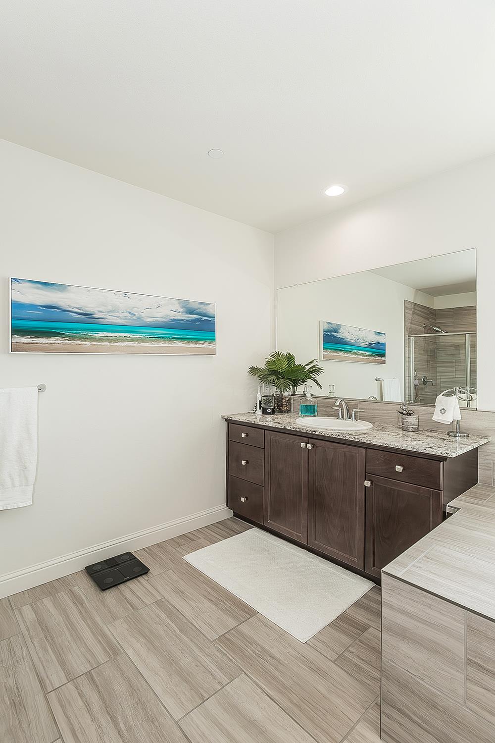 877 Treasure Hills Dr, Madera, CA 93636