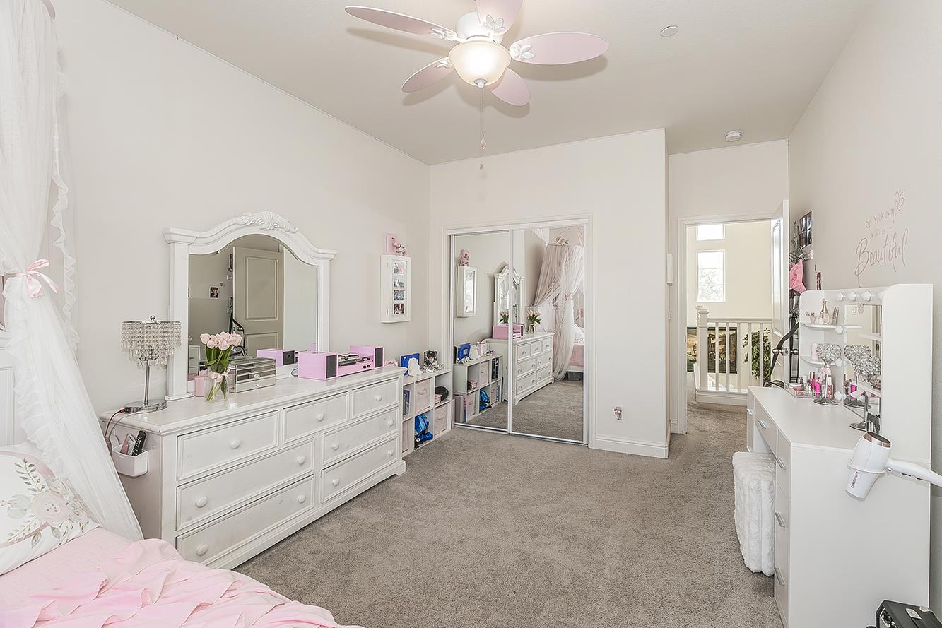 877 Treasure Hills Dr, Madera, CA 93636