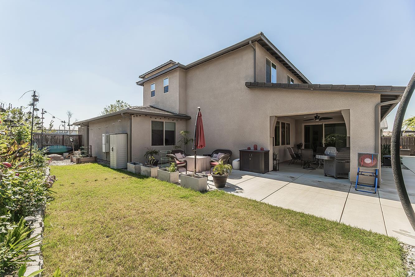 877 Treasure Hills Dr, Madera, CA 93636
