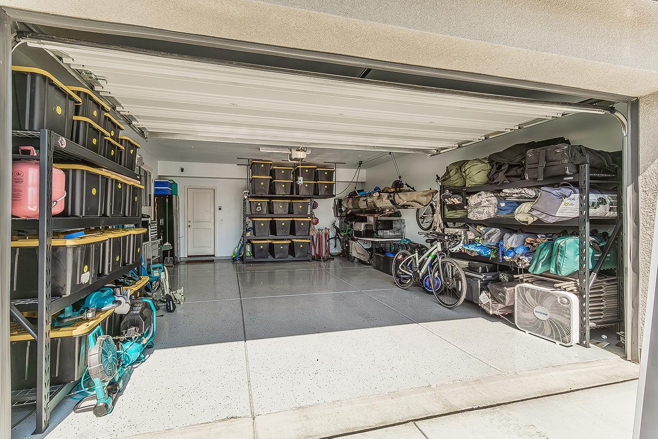 877 Treasure Hills Dr, Madera, CA 93636