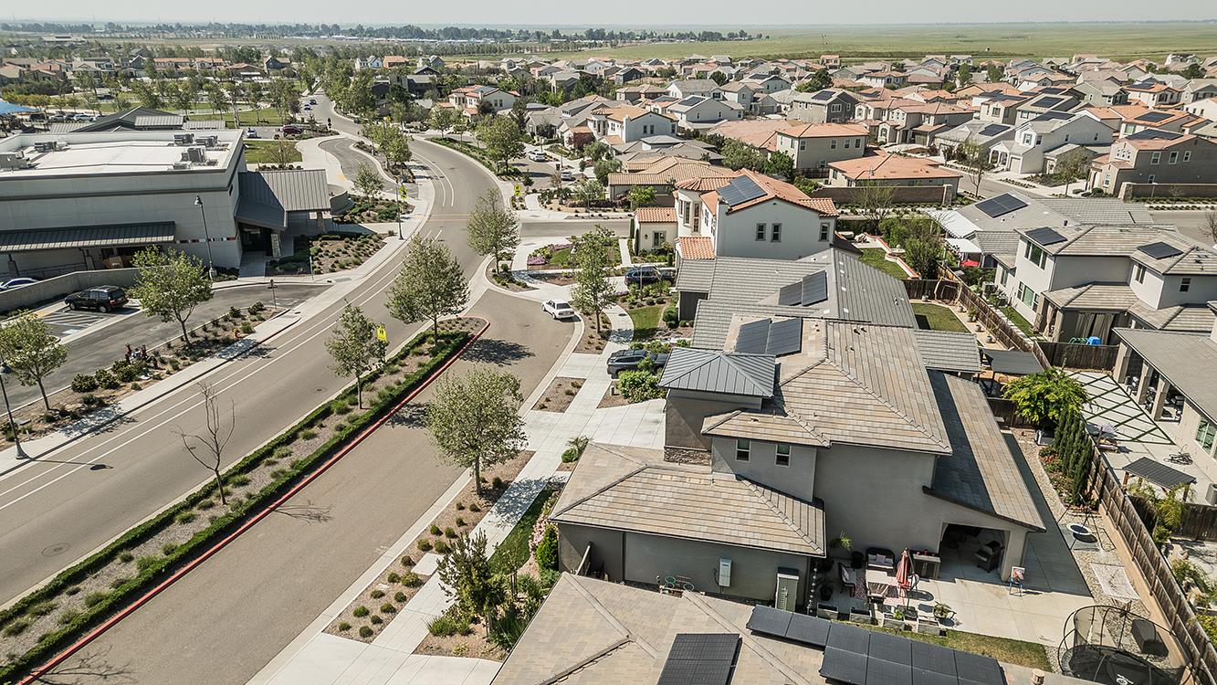 877 Treasure Hills Dr, Madera, CA 93636