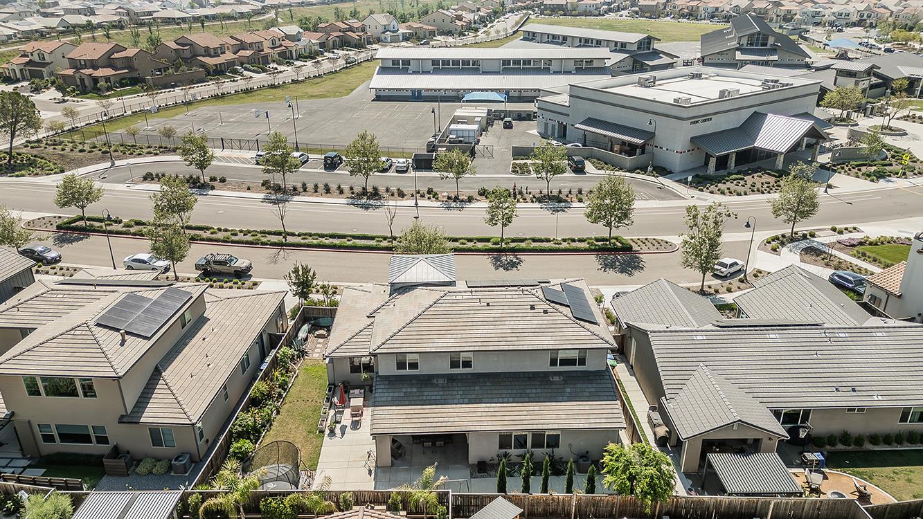 877 Treasure Hills Dr, Madera, CA 93636