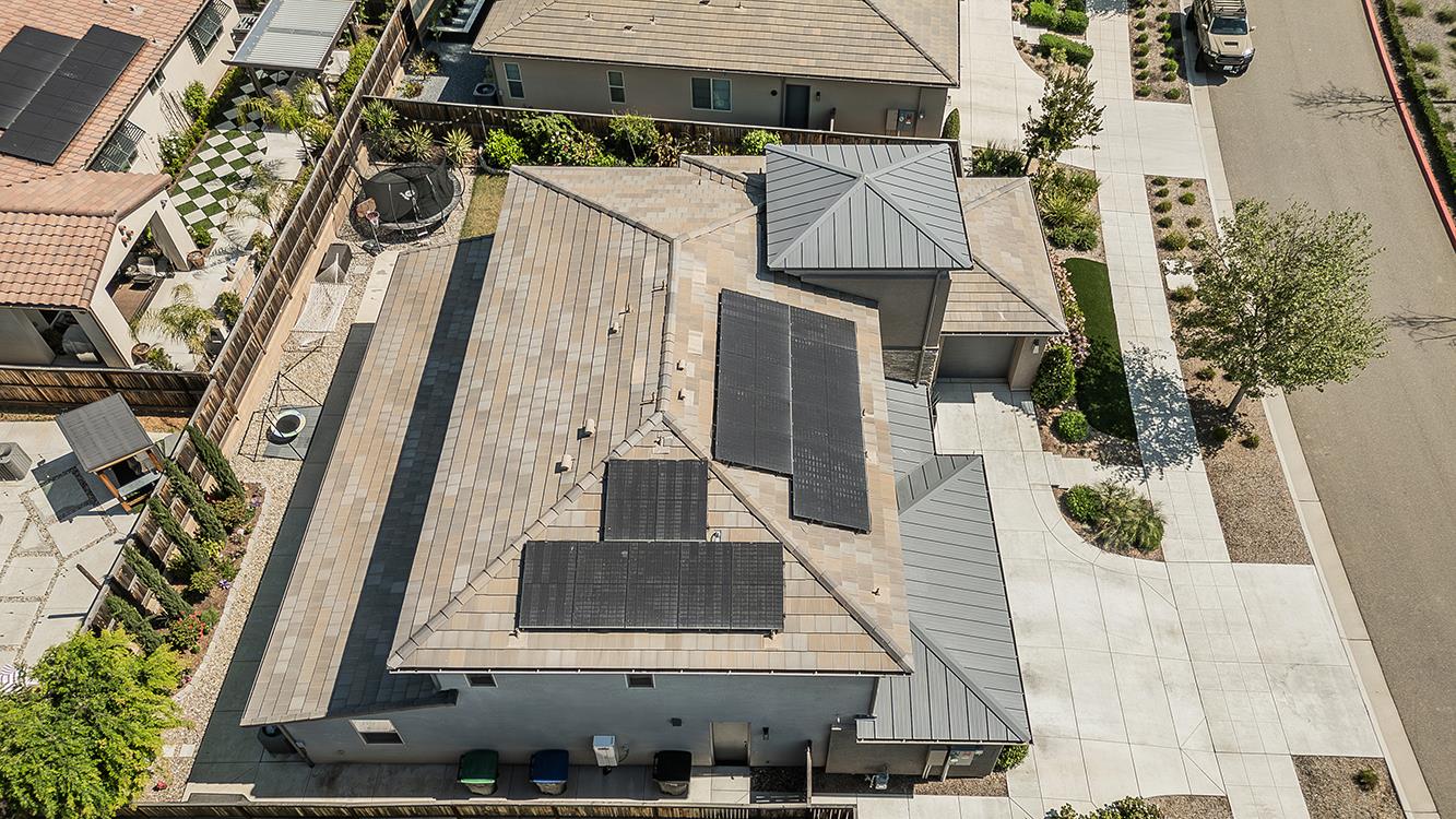 877 Treasure Hills Dr, Madera, CA 93636