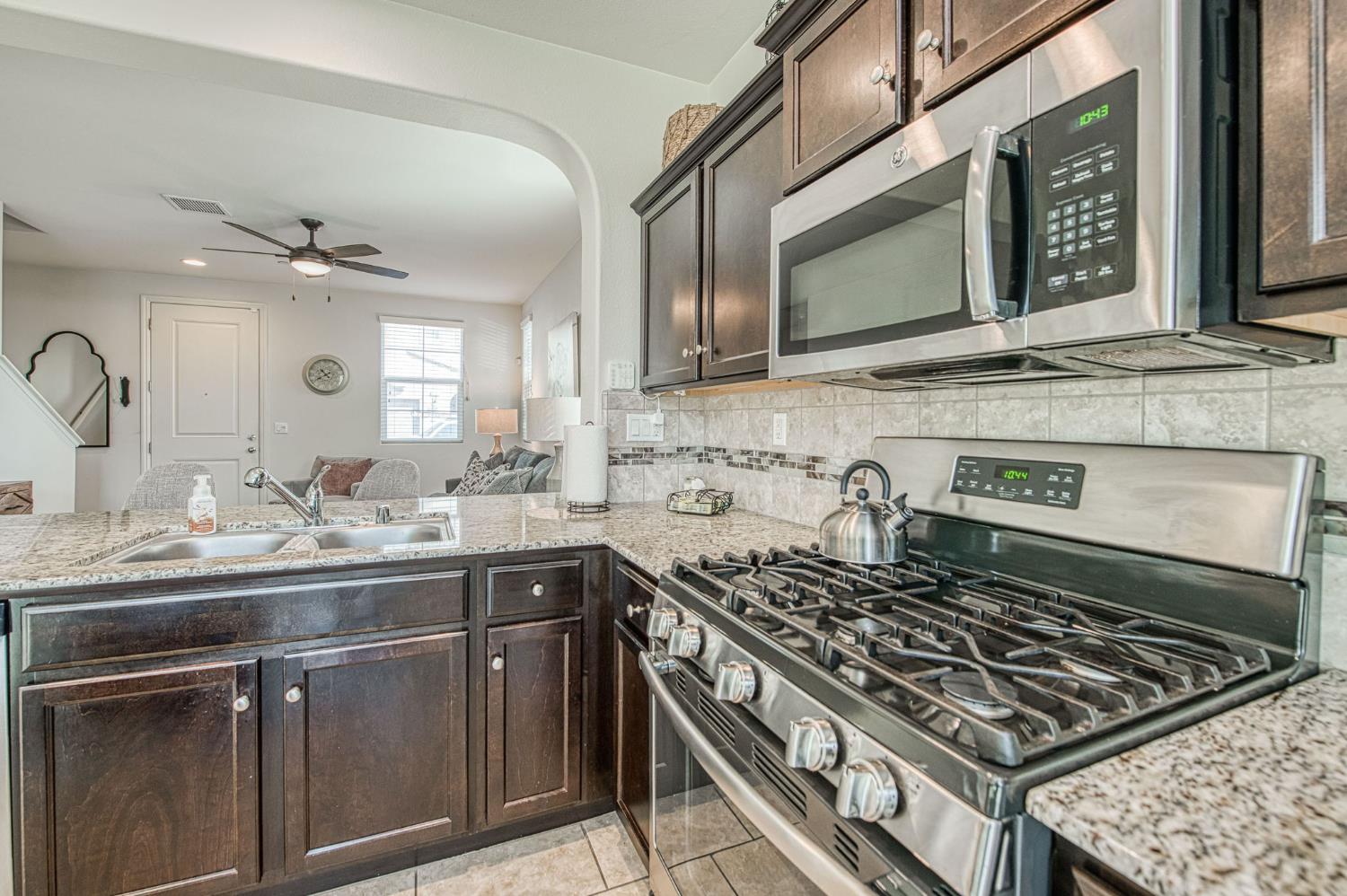 3752 Magnificent Way, Clovis, CA 93619