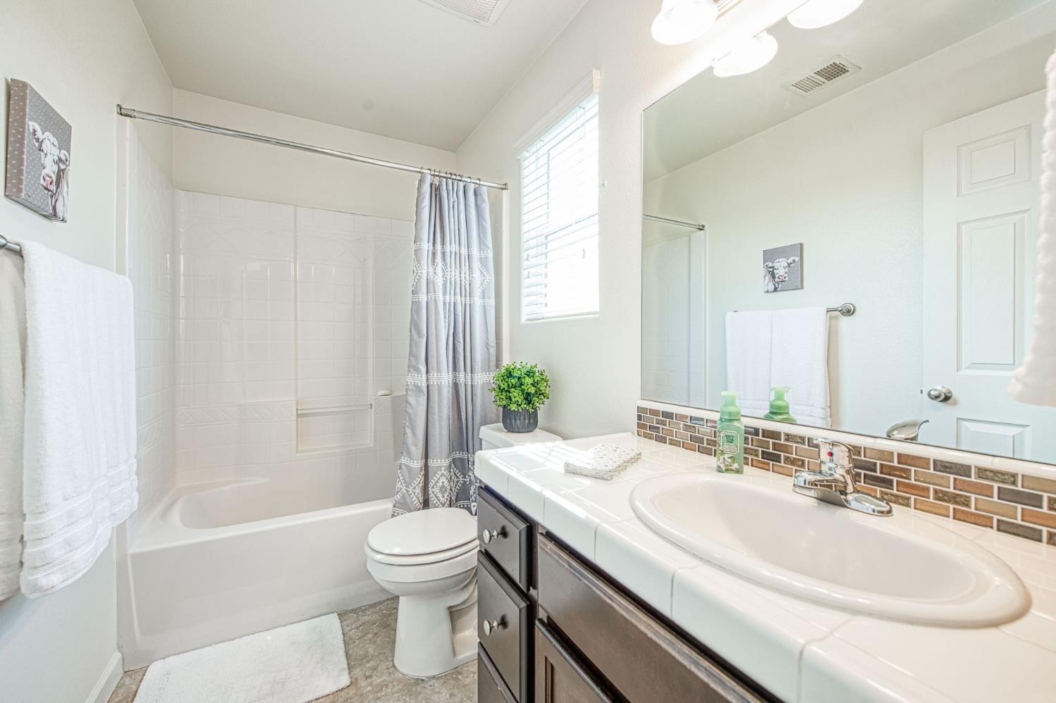 3752 Magnificent Way, Clovis, CA 93619