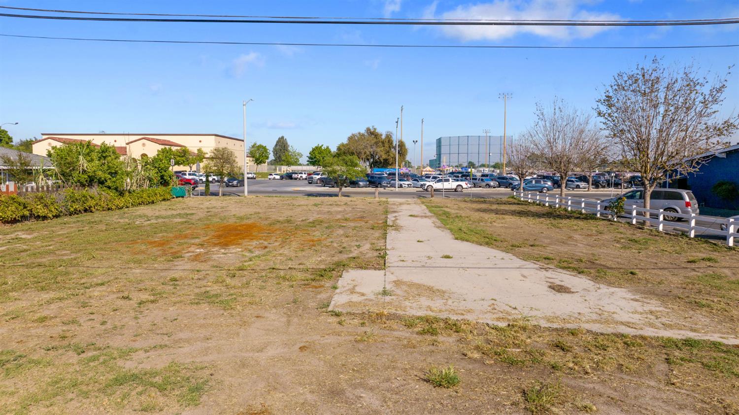 271 S Lemoore Ave, Lemoore, CA 93245