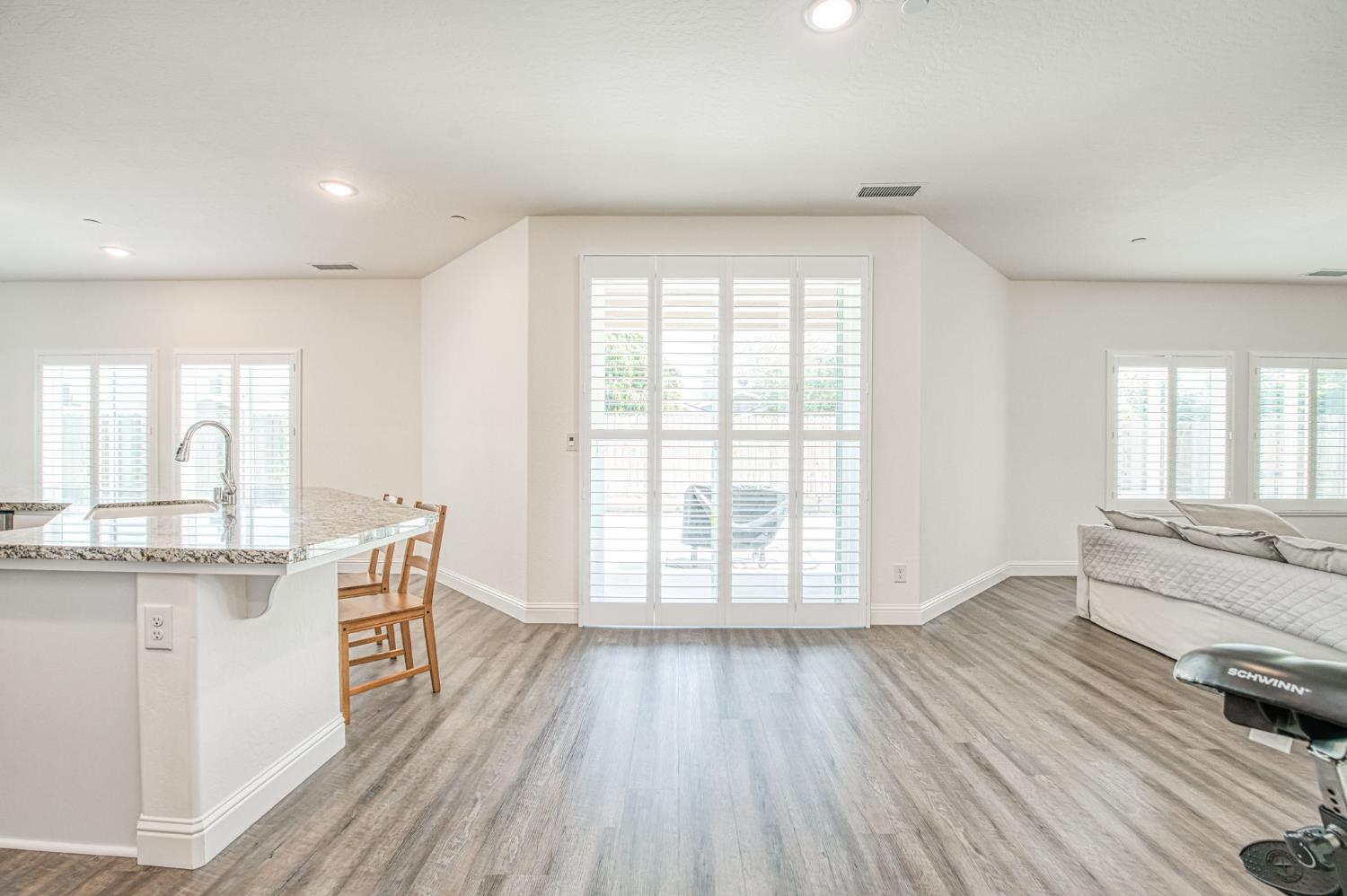 4410 W Langden Dr, Fresno, CA 93722