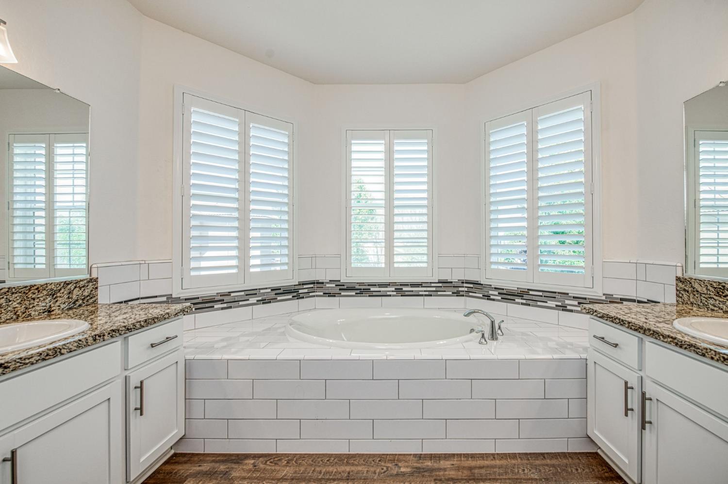 4410 W Langden Dr, Fresno, CA 93722