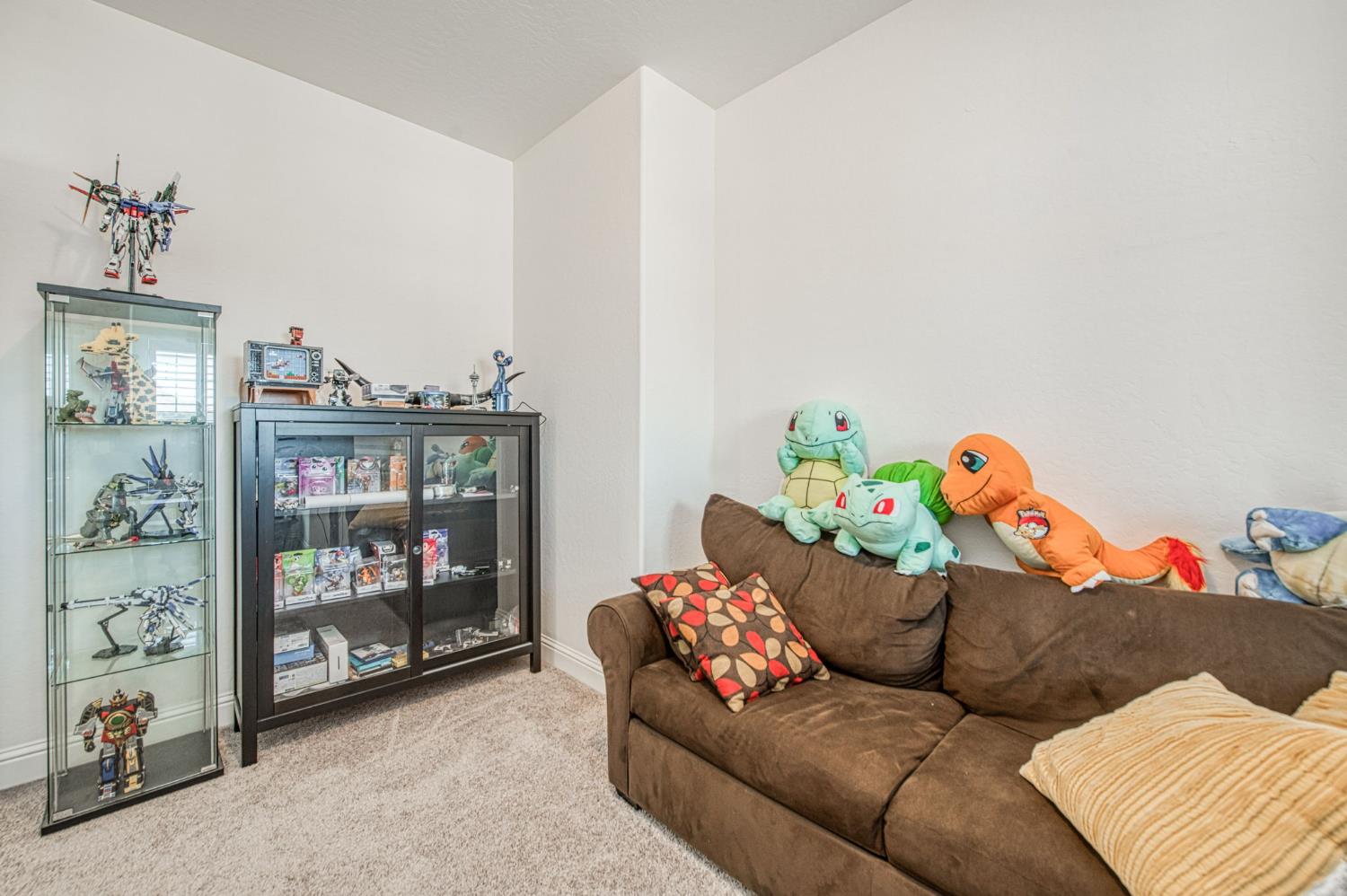 4410 W Langden Dr, Fresno, CA 93722