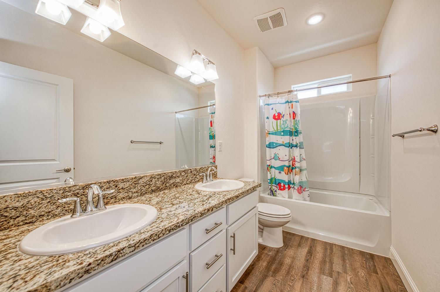 4410 W Langden Dr, Fresno, CA 93722