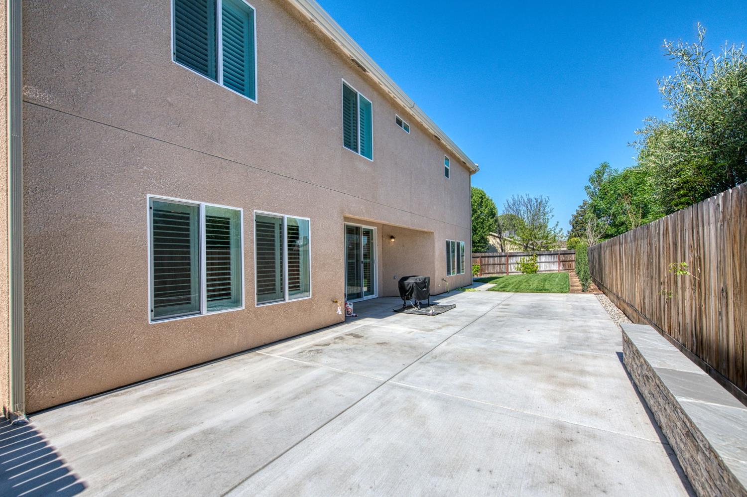 4410 W Langden Dr, Fresno, CA 93722