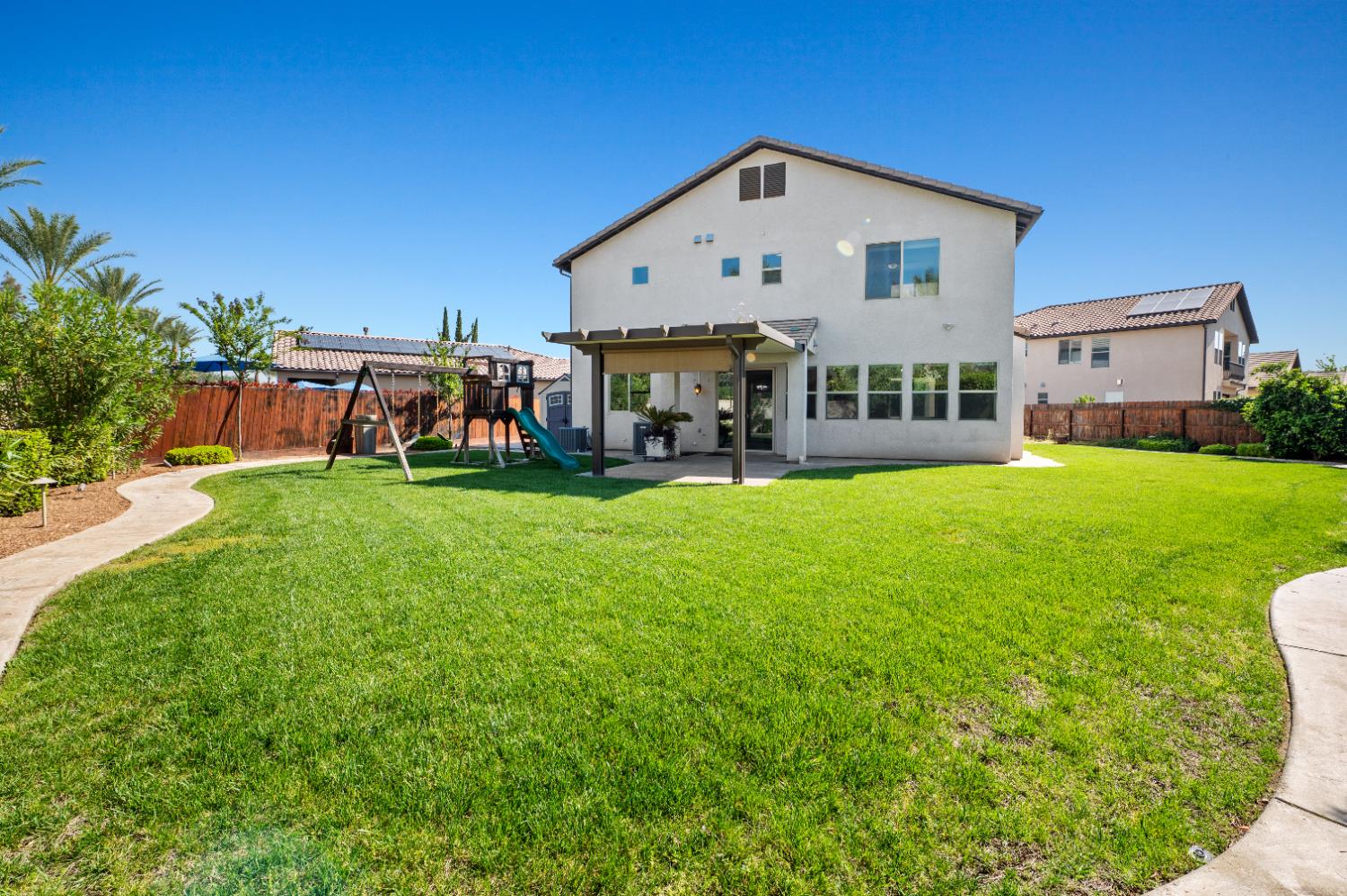 1805 E Bella Rosa Ave, Fresno, CA 93730