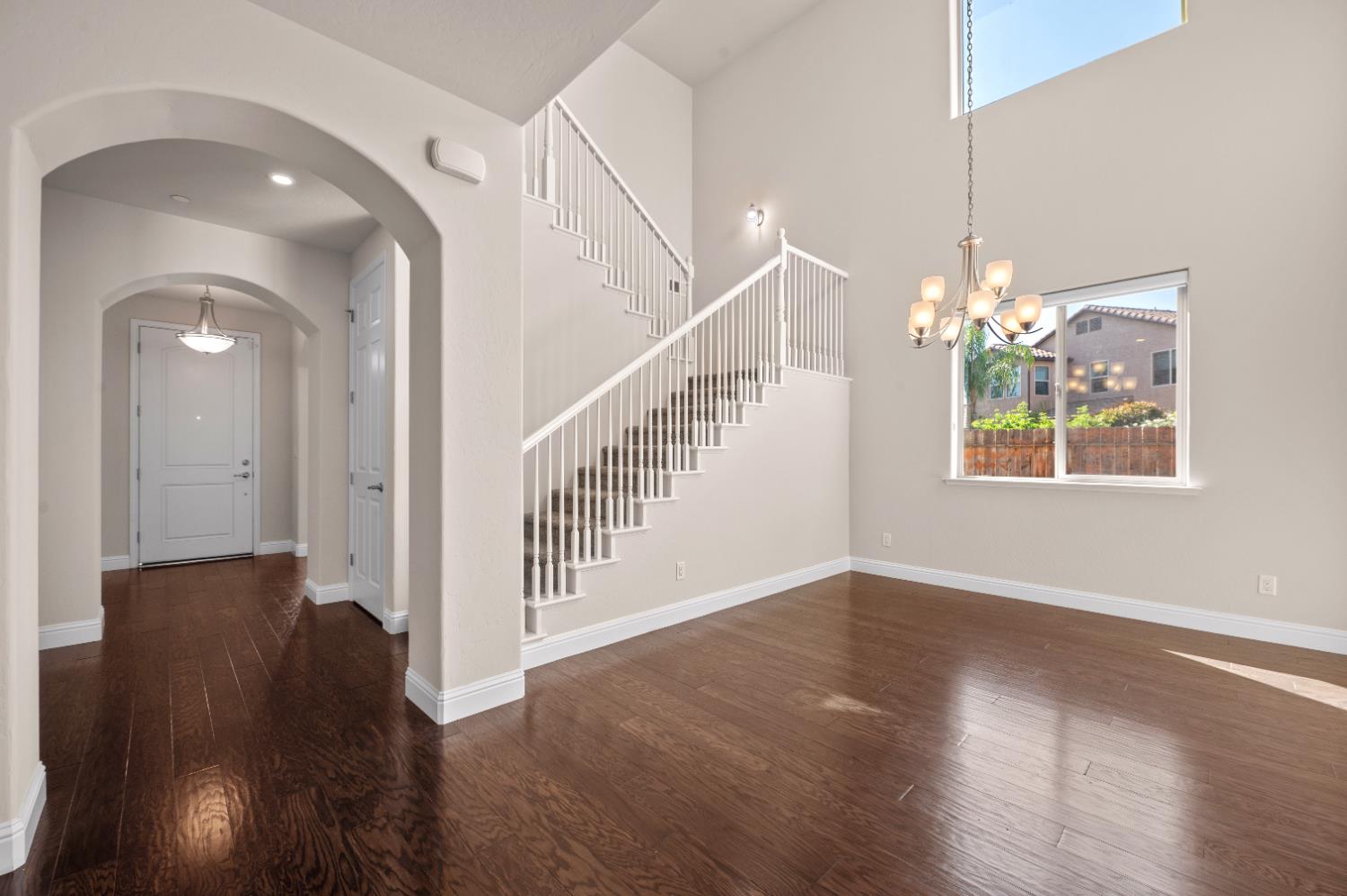 1805 E Bella Rosa Ave, Fresno, CA 93730