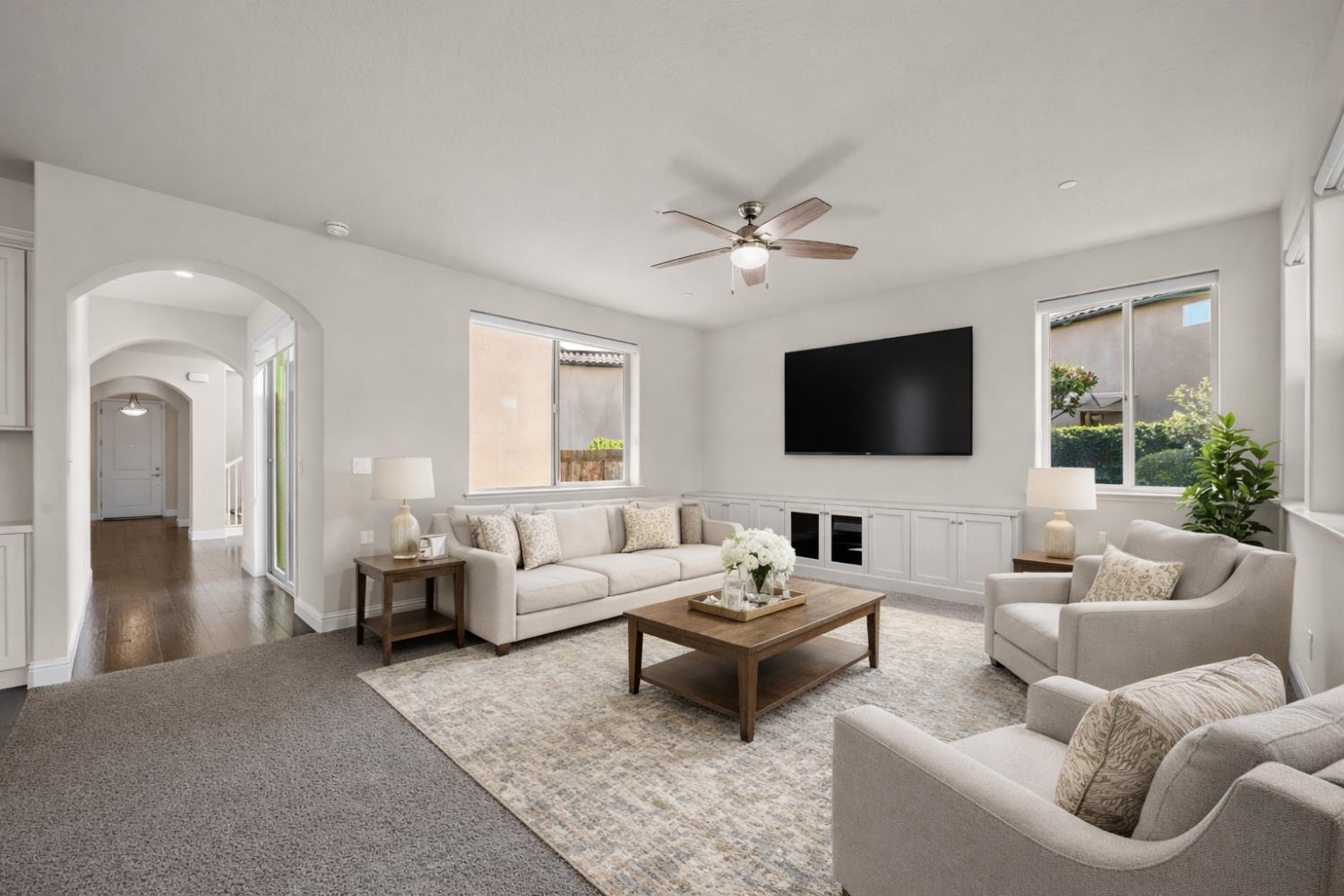 1805 E Bella Rosa Ave, Fresno, CA 93730