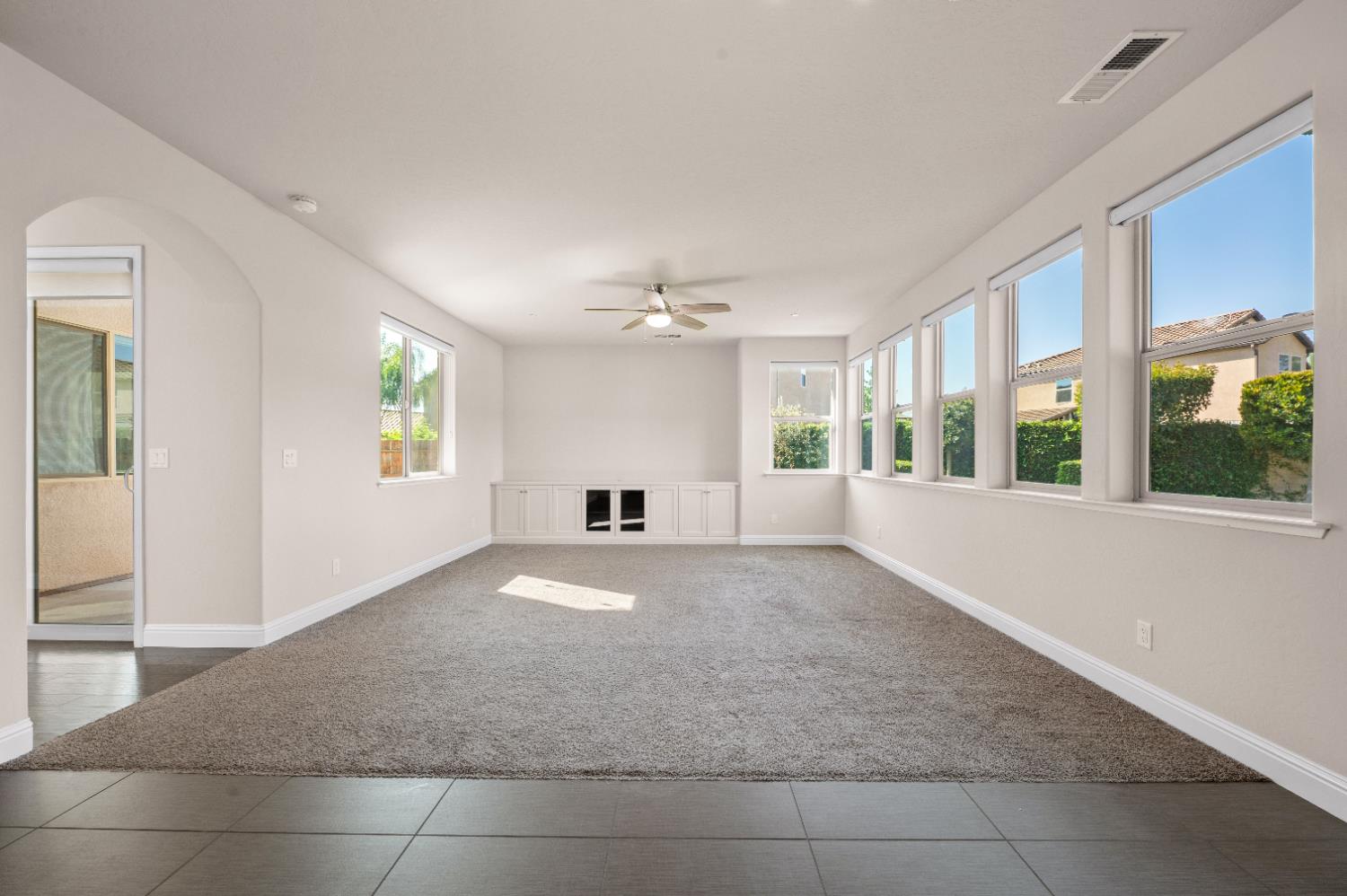 1805 E Bella Rosa Ave, Fresno, CA 93730