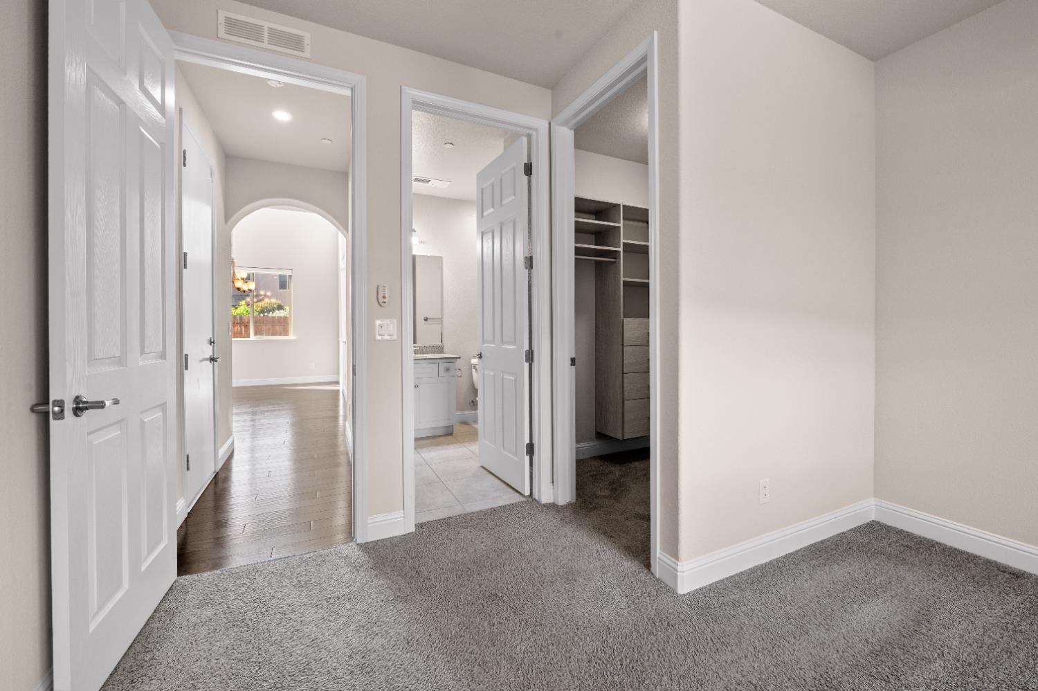 1805 E Bella Rosa Ave, Fresno, CA 93730