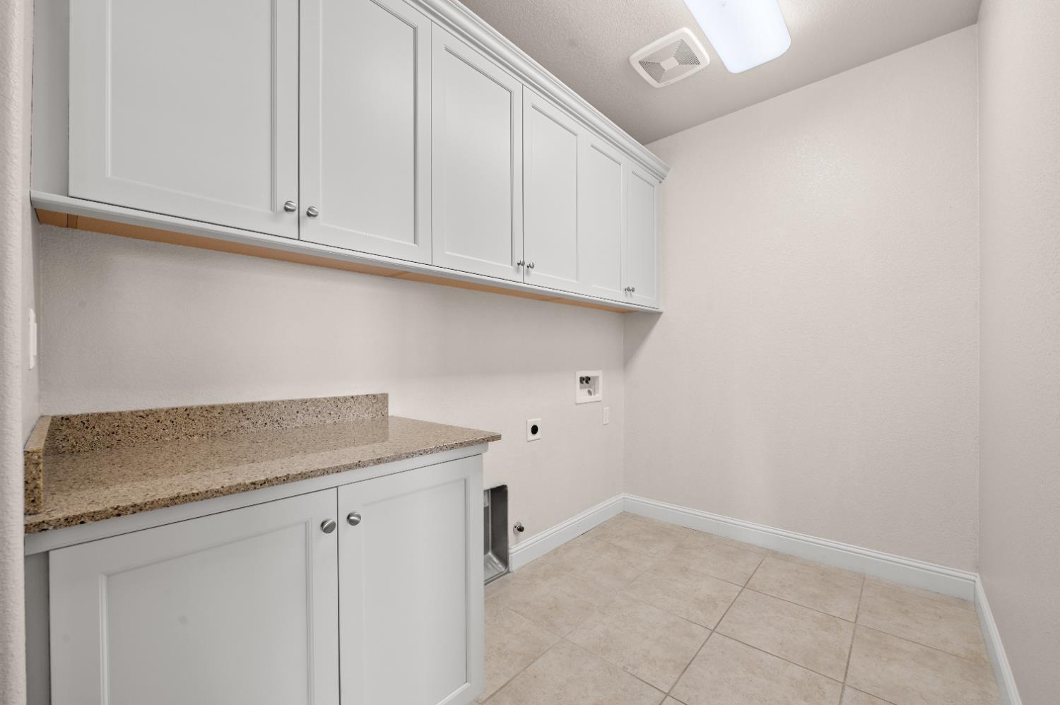 1805 E Bella Rosa Ave, Fresno, CA 93730