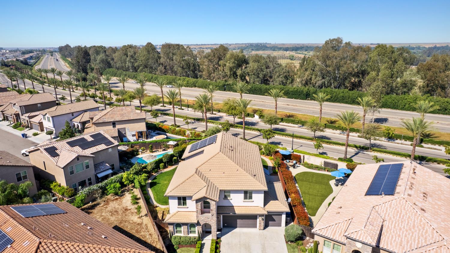 1805 E Bella Rosa Ave, Fresno, CA 93730