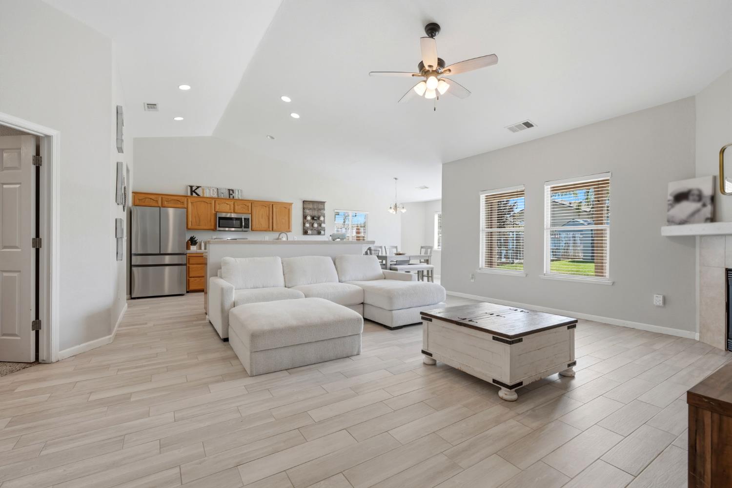 1849 W Spring Crest St, Hanford, CA 93230