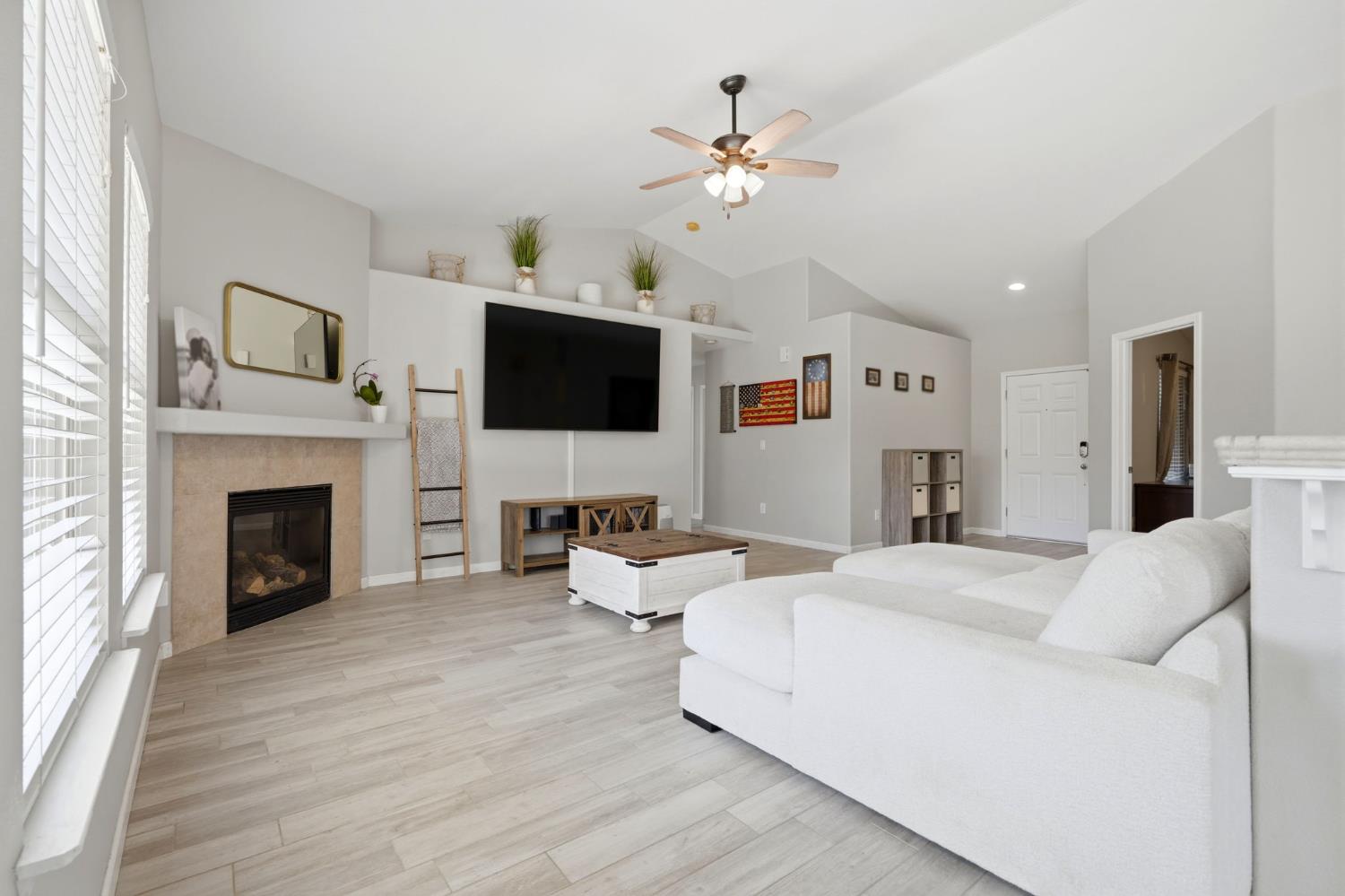 1849 W Spring Crest St, Hanford, CA 93230