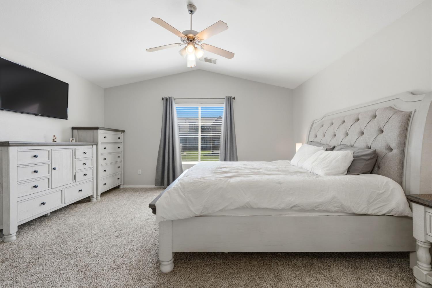 1849 W Spring Crest St, Hanford, CA 93230