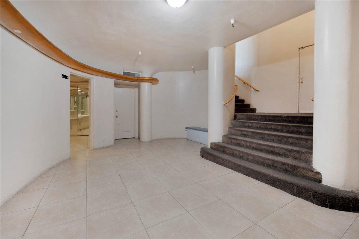 1170 Broadway St, Fresno, CA 93721