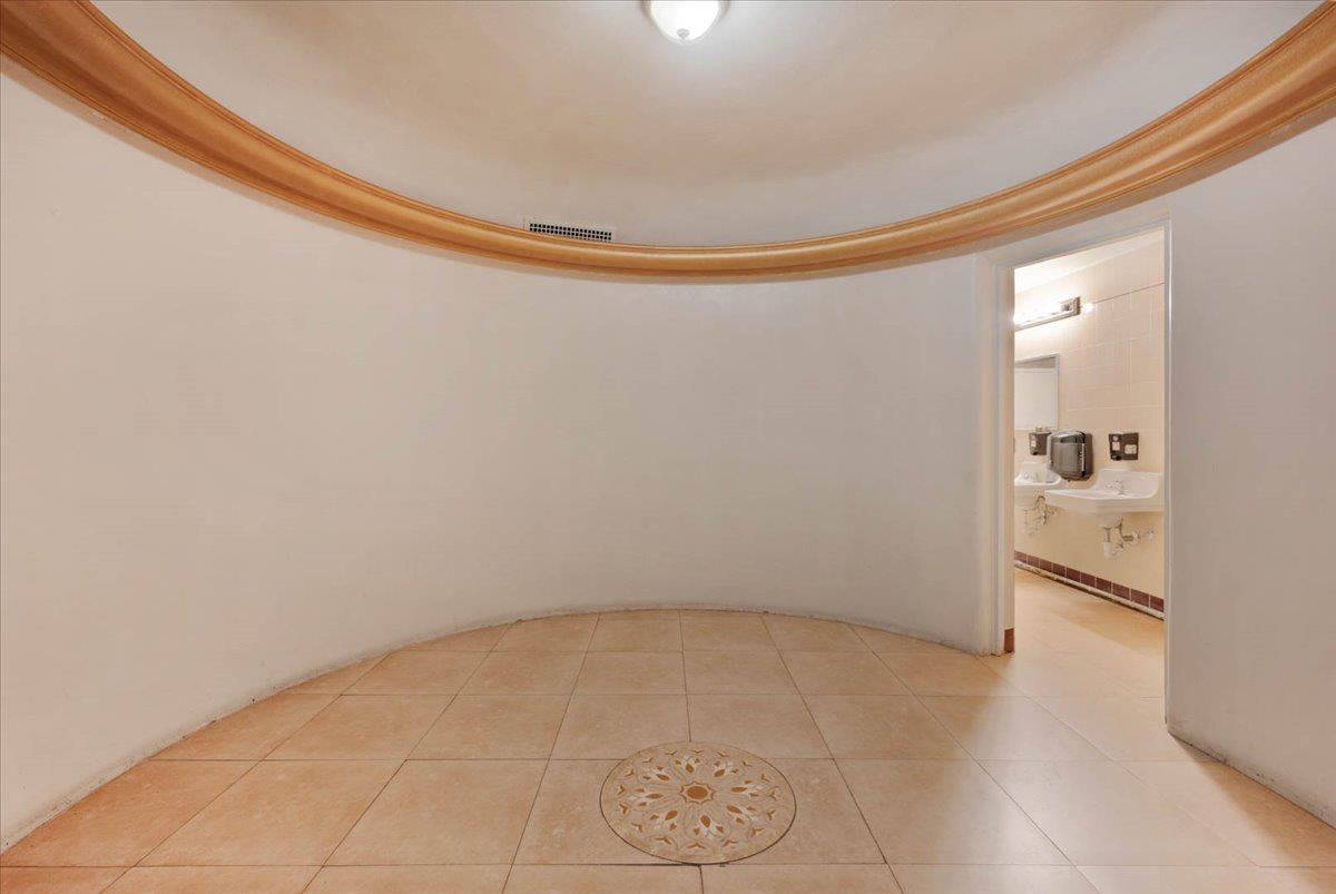 1170 Broadway St, Fresno, CA 93721