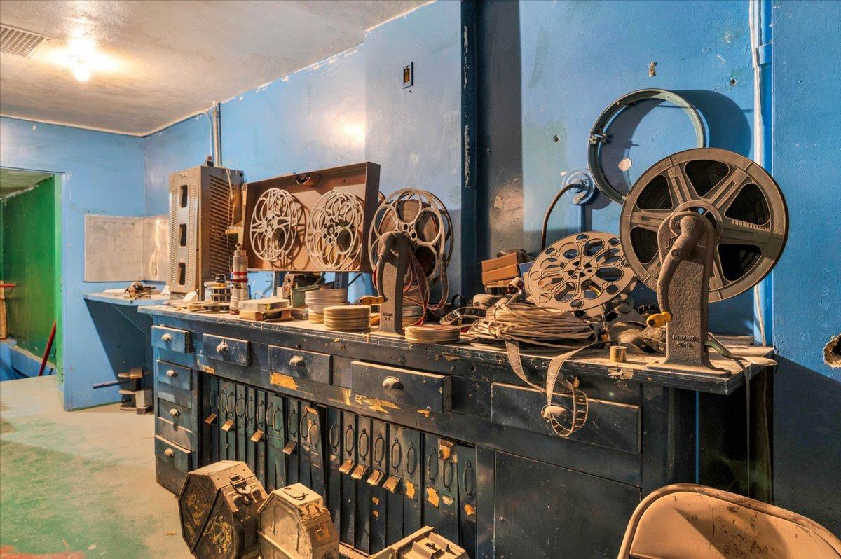 1170 Broadway St, Fresno, CA 93721