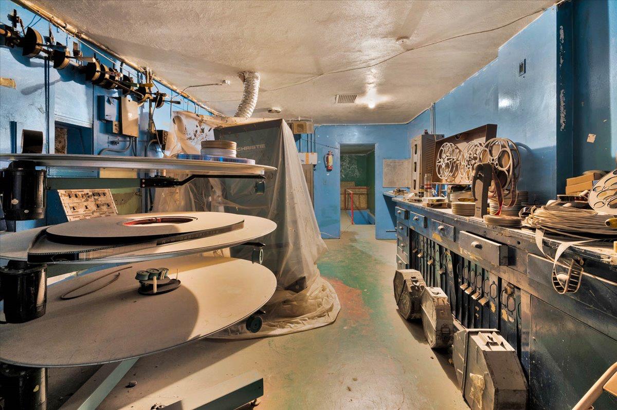 1170 Broadway St, Fresno, CA 93721