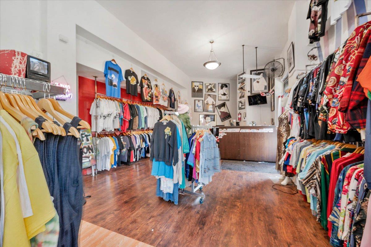 1170 Broadway St, Fresno, CA 93721