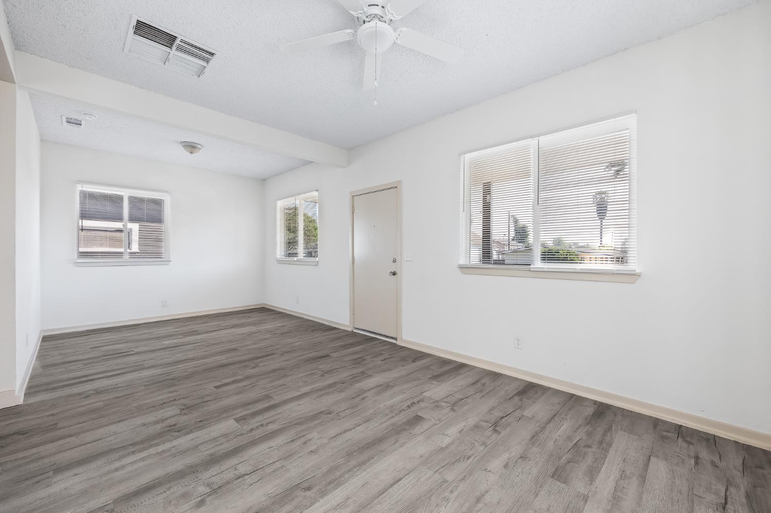 225 N Effie St, Fresno, CA 93701