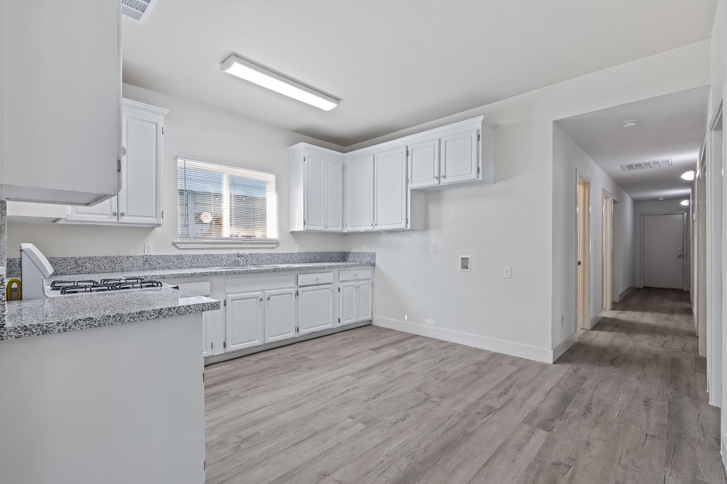 225 N Effie St, Fresno, CA 93701