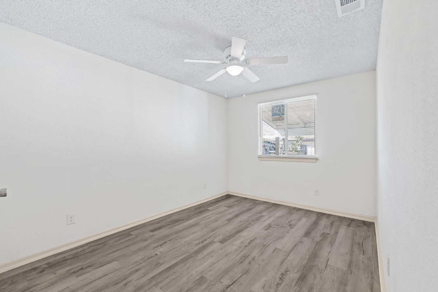 225 N Effie St, Fresno, CA 93701