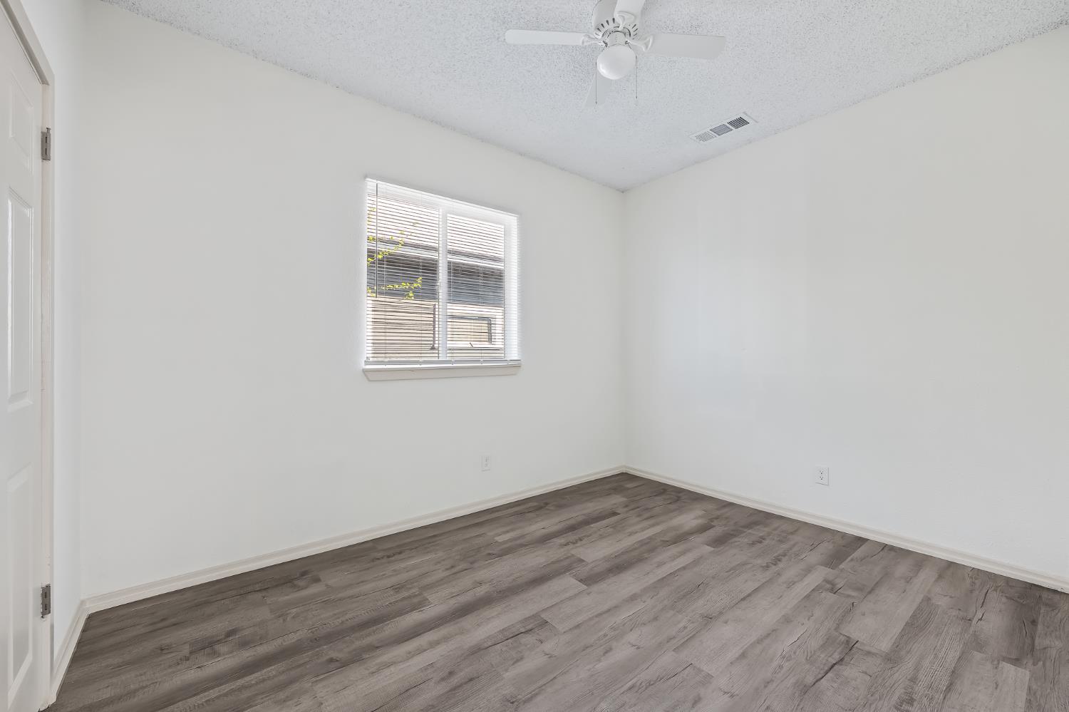 225 N Effie St, Fresno, CA 93701