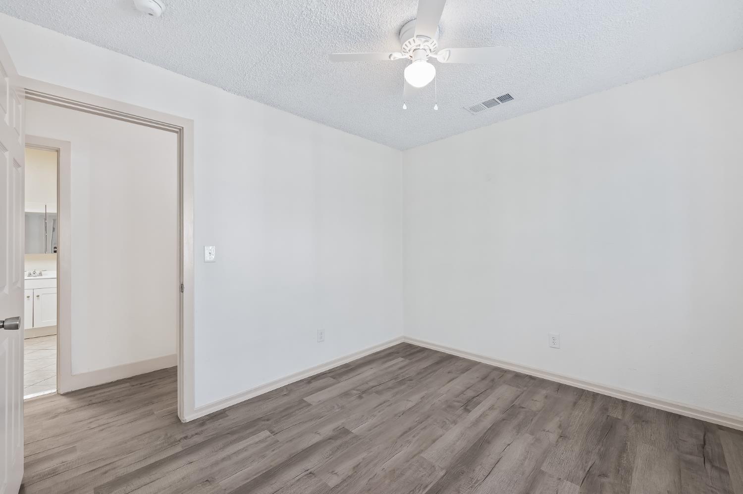 225 N Effie St, Fresno, CA 93701