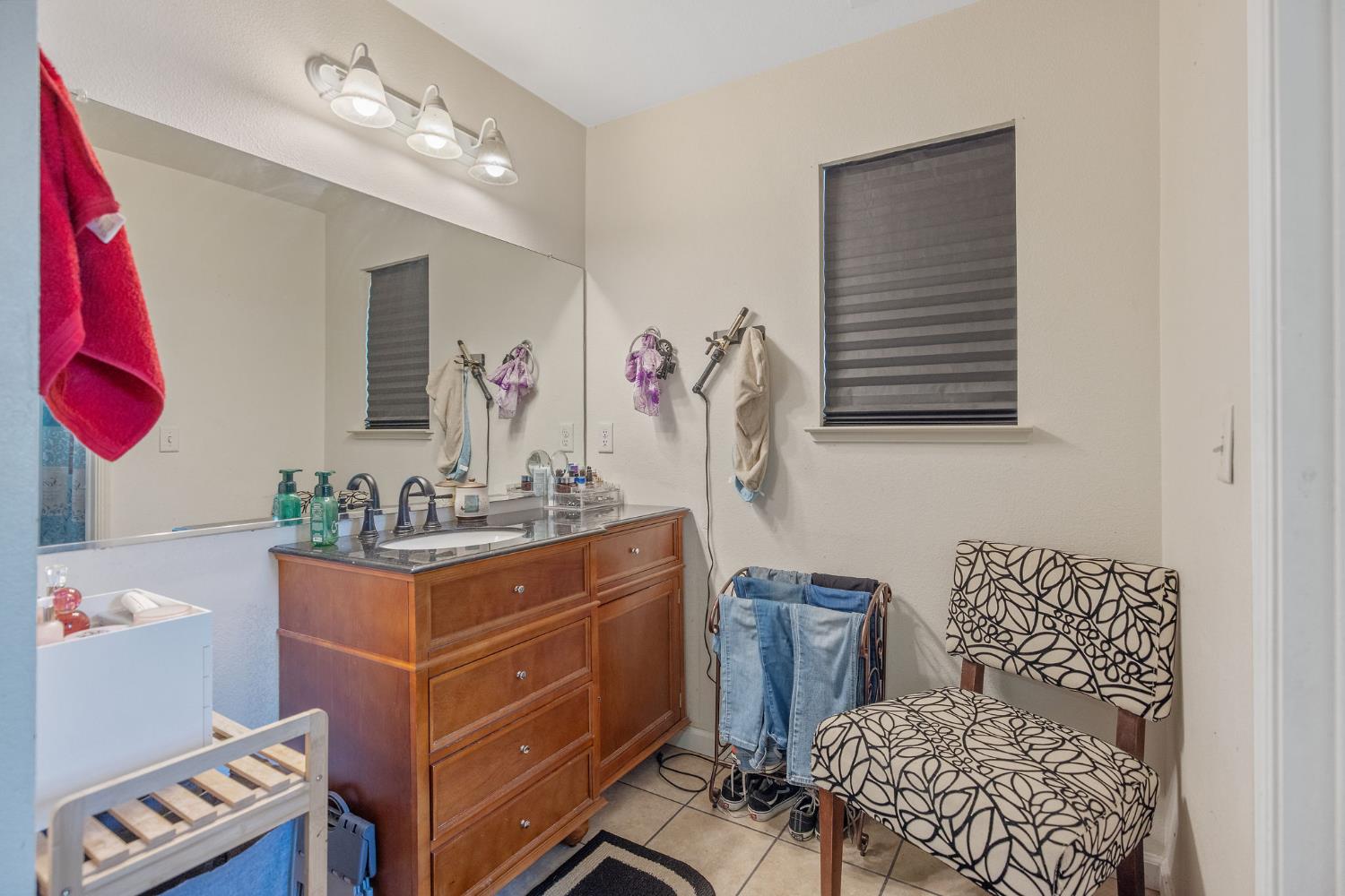 517 Tucker Ave, Fresno, CA 93657