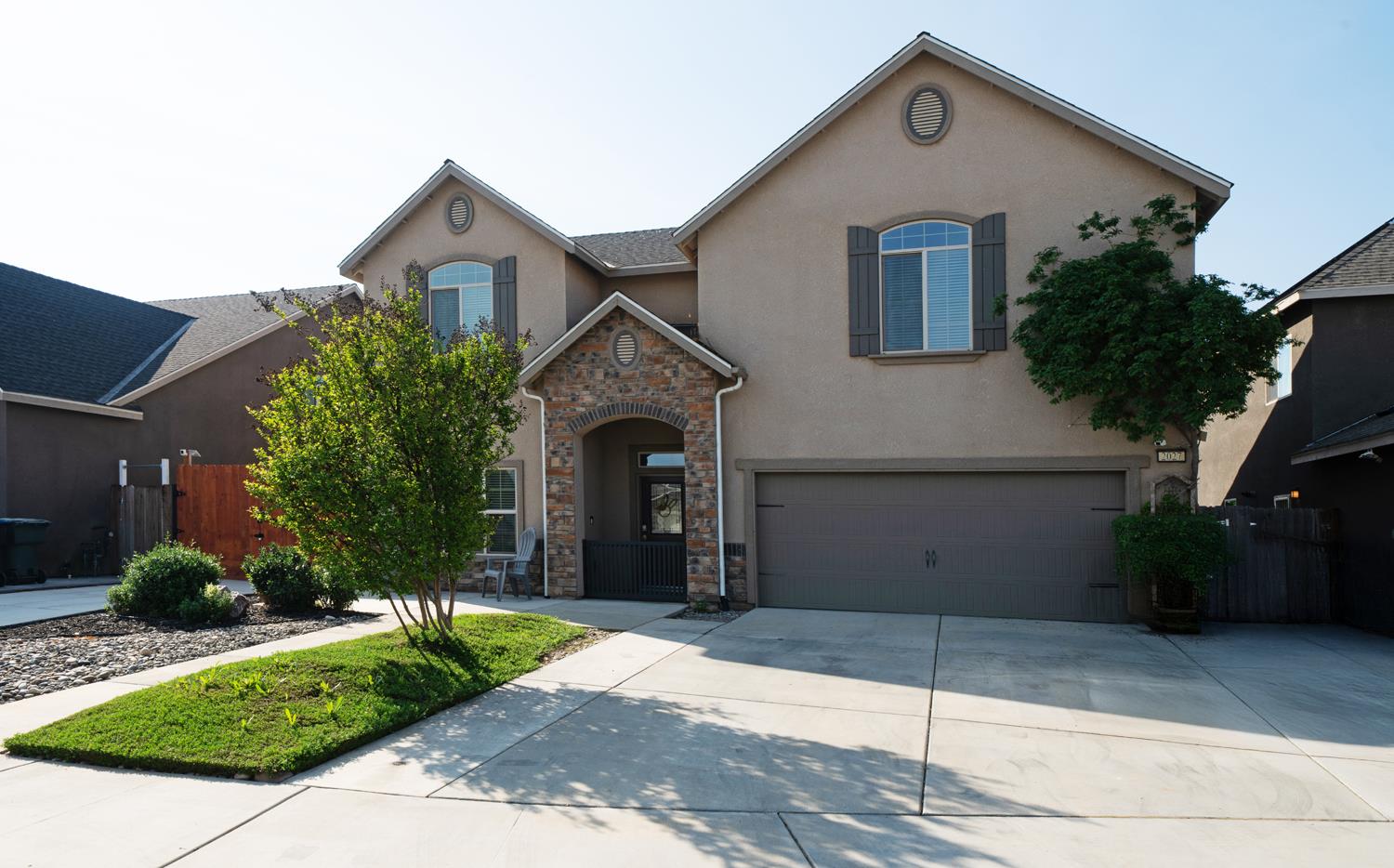 2027 W Babcock Ave, Visalia, CA 93291