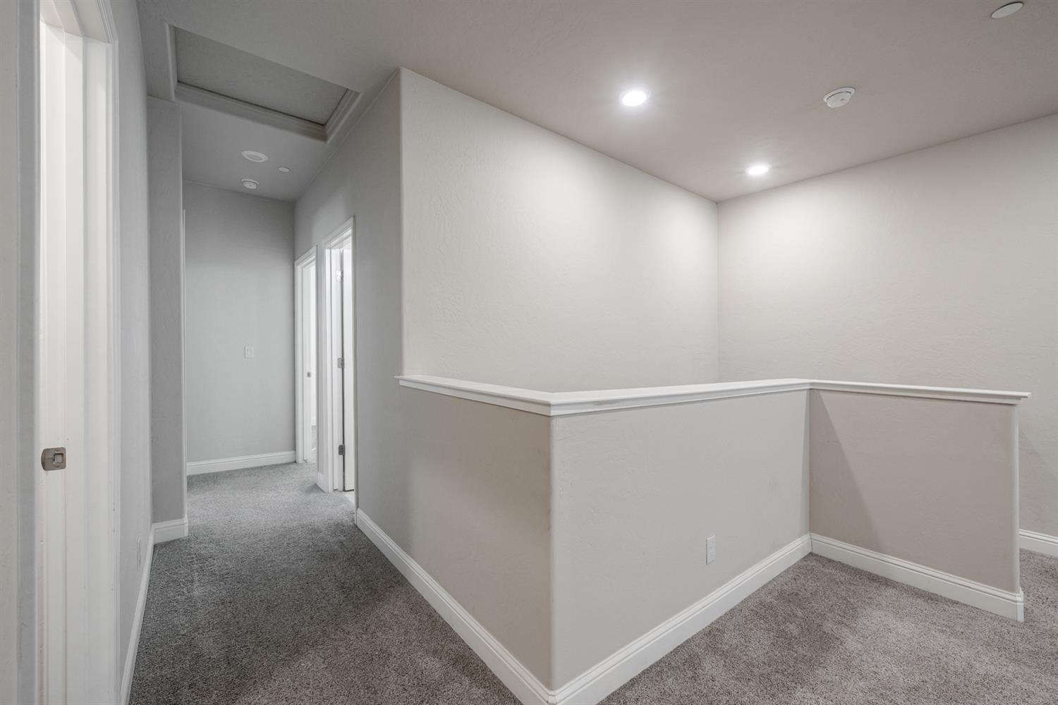 2027 W Babcock Ave, Visalia, CA 93291