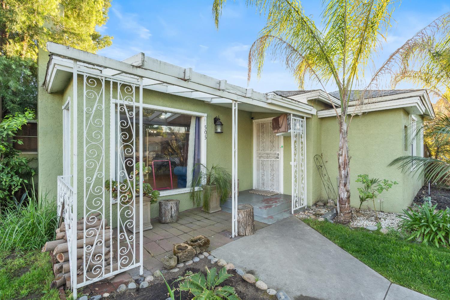 505 W Lamona Ave, Fresno, CA 93728