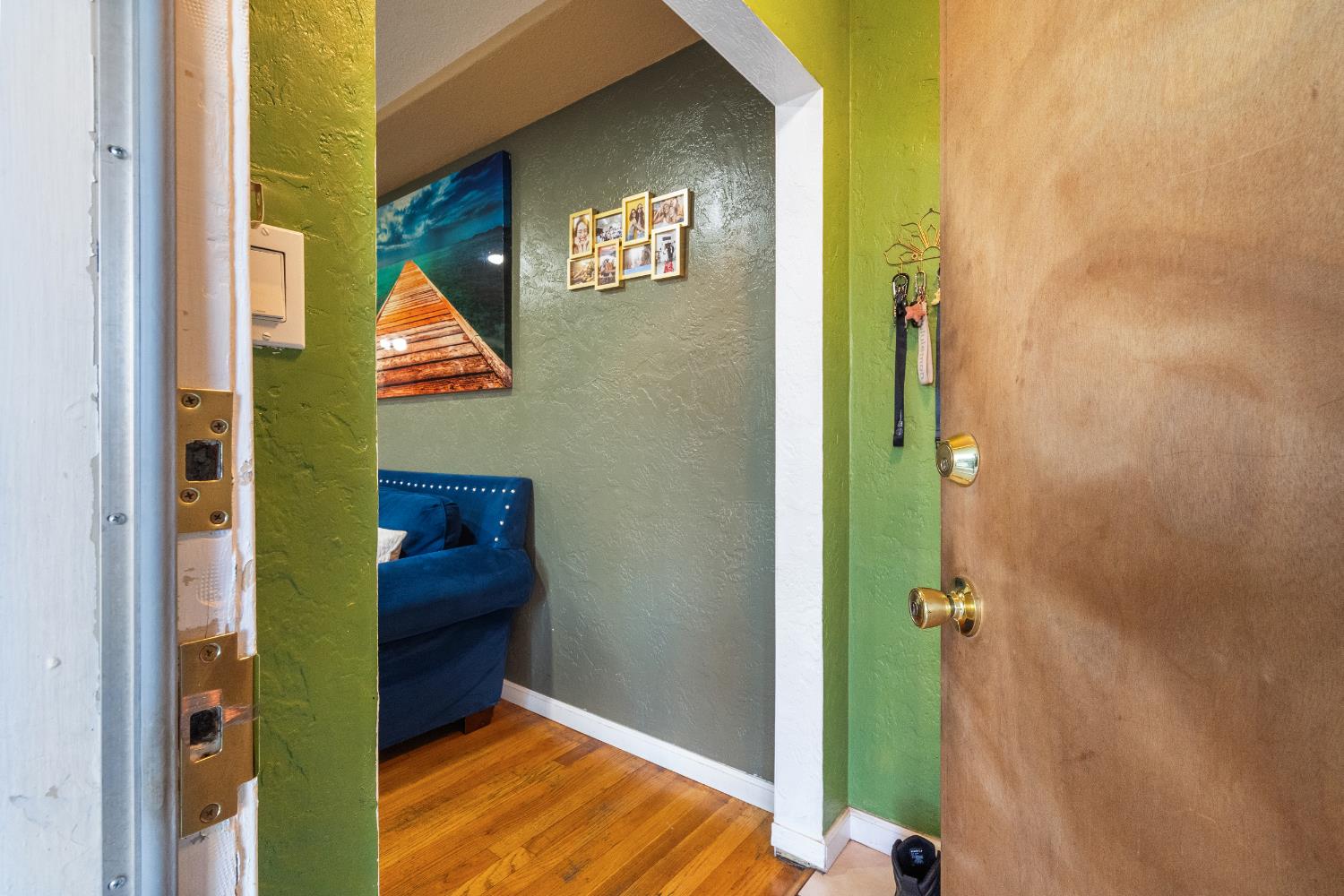 505 W Lamona Ave, Fresno, CA 93728