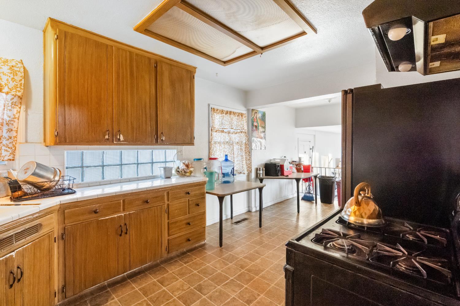 505 W Lamona Ave, Fresno, CA 93728