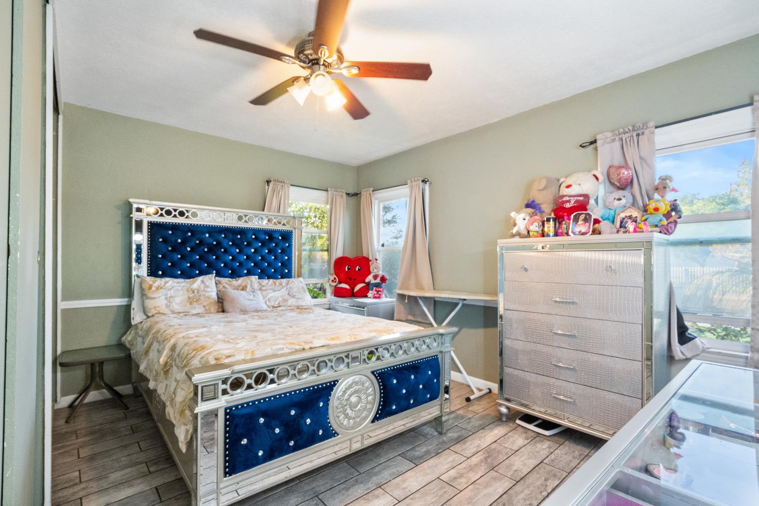 505 W Lamona Ave, Fresno, CA 93728