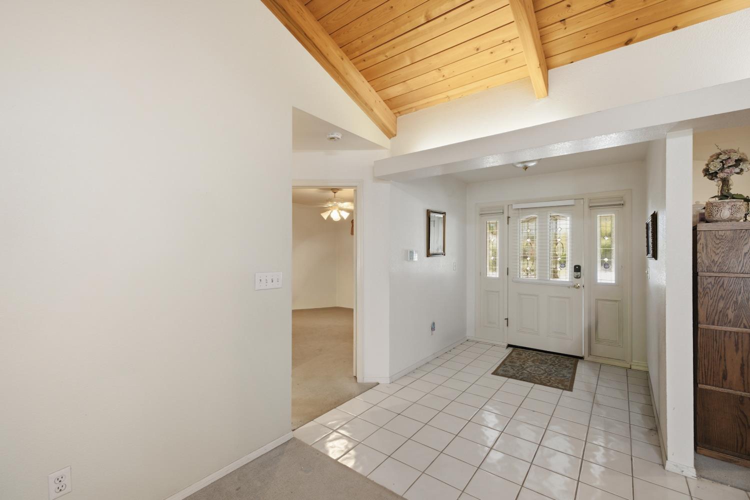 2582 Sandell Ave, Kingsburg, CA 93631