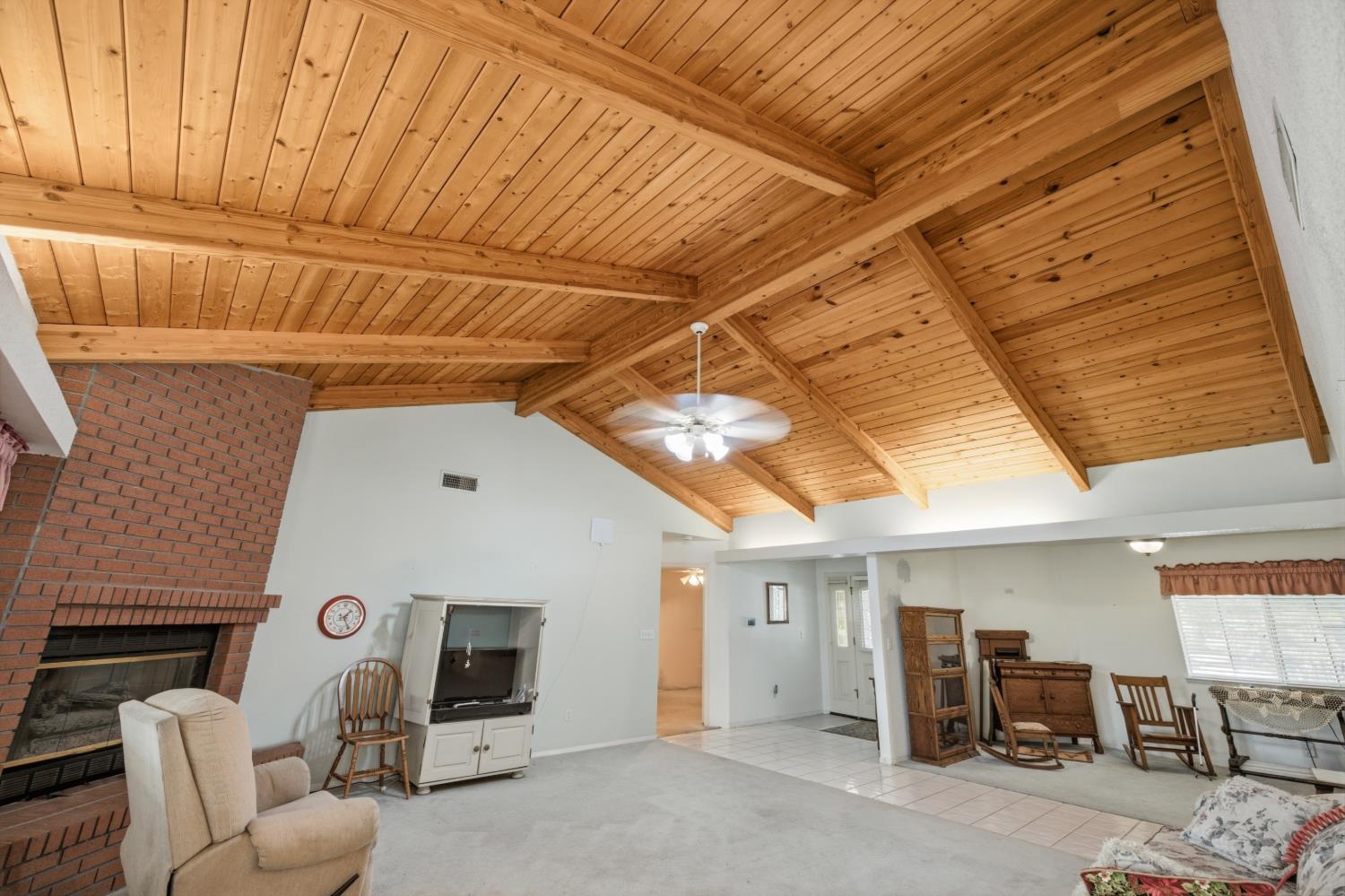 2582 Sandell Ave, Kingsburg, CA 93631