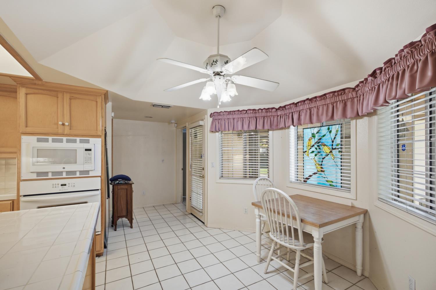 2582 Sandell Ave, Kingsburg, CA 93631