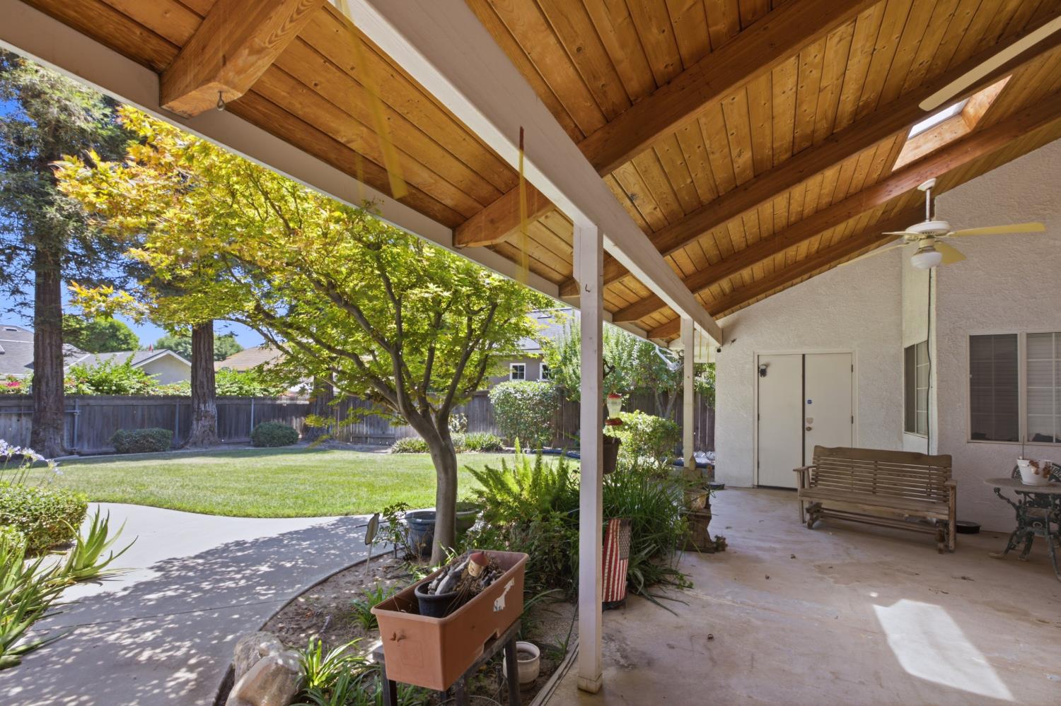 2582 Sandell Ave, Kingsburg, CA 93631