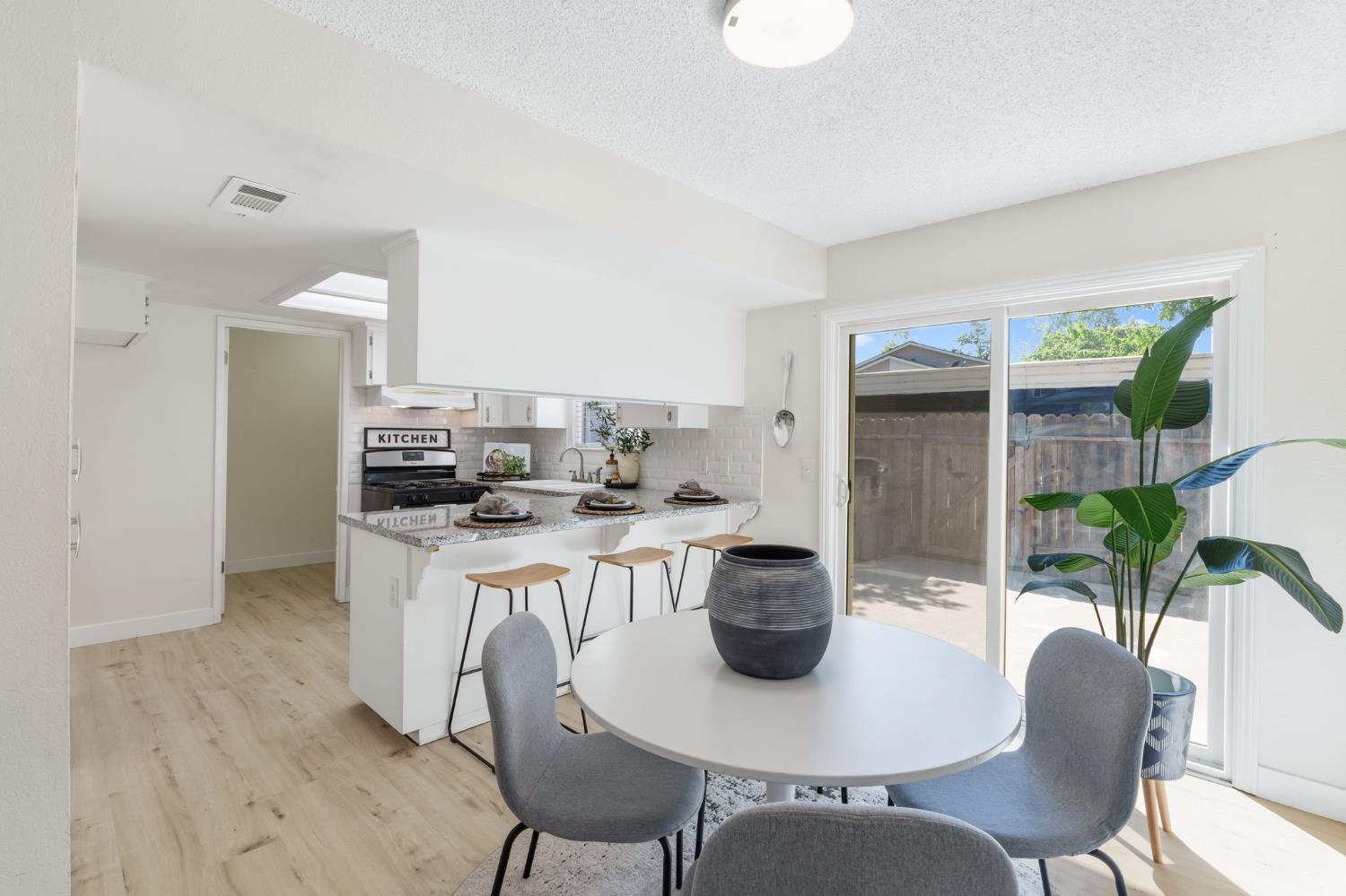 4779 N Cedar Ave #105, Fresno, CA 93726